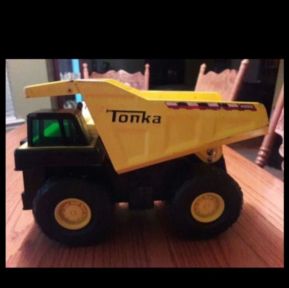 Antique Tonka Dump Truck - Picture 3 of 4